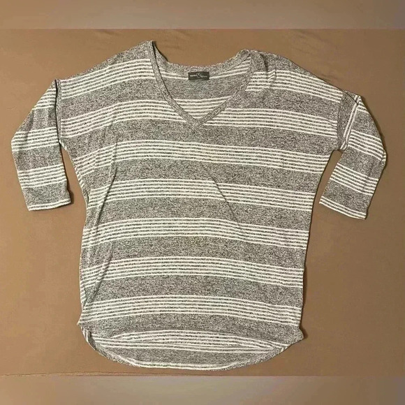 Market & Spruce Tops - Market & Spruce Women’s Knit Top Grey Stripe 3/4 Sleeve Size L